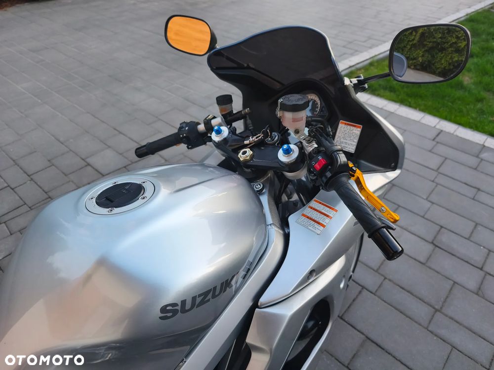 Suzuki SV - 12