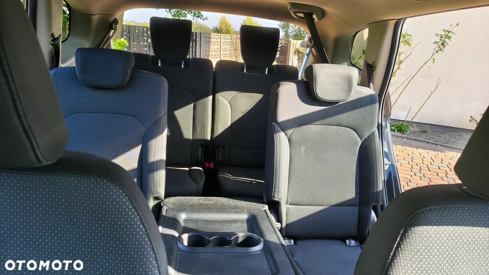 Kia Carens - 19