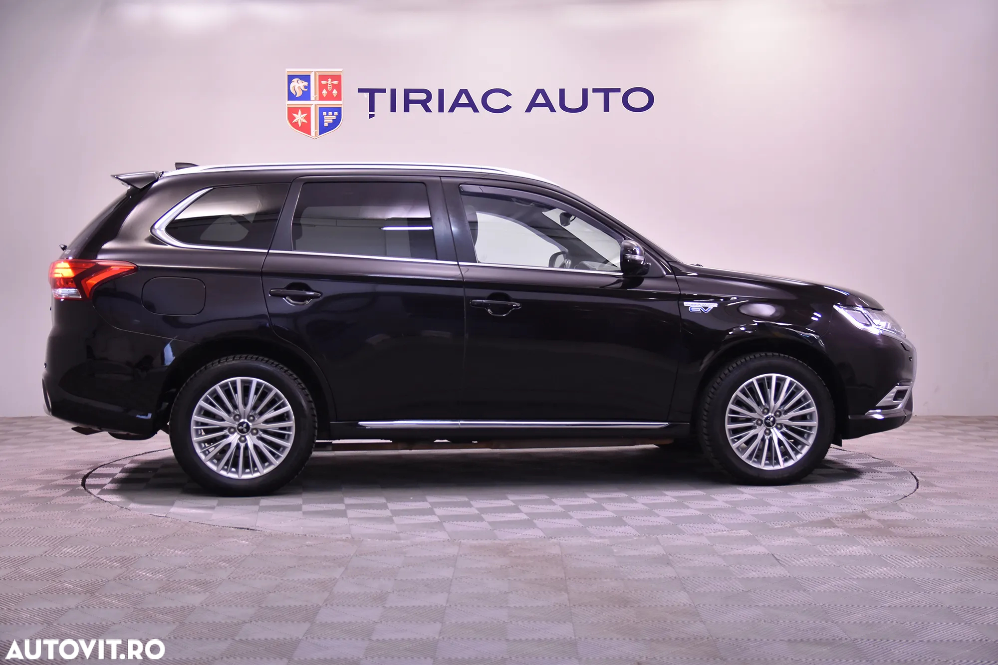Mitsubishi Outlander - 6
