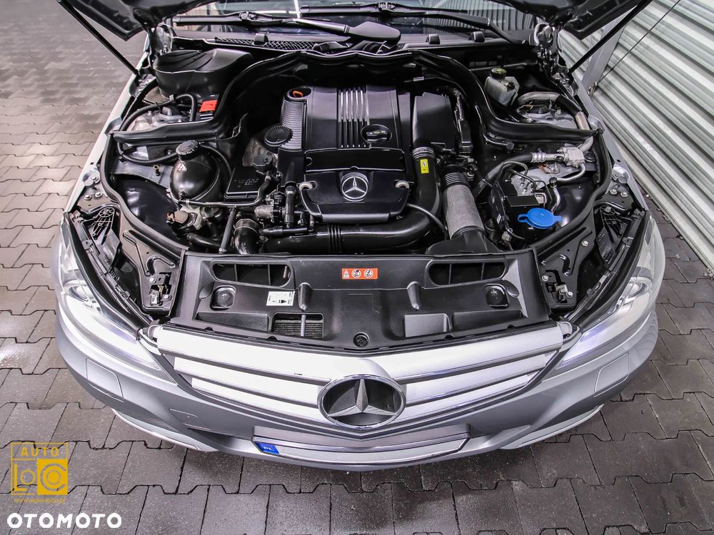 Mercedes-Benz Klasa C 180 CGI BlueEff Avantgarde - 14
