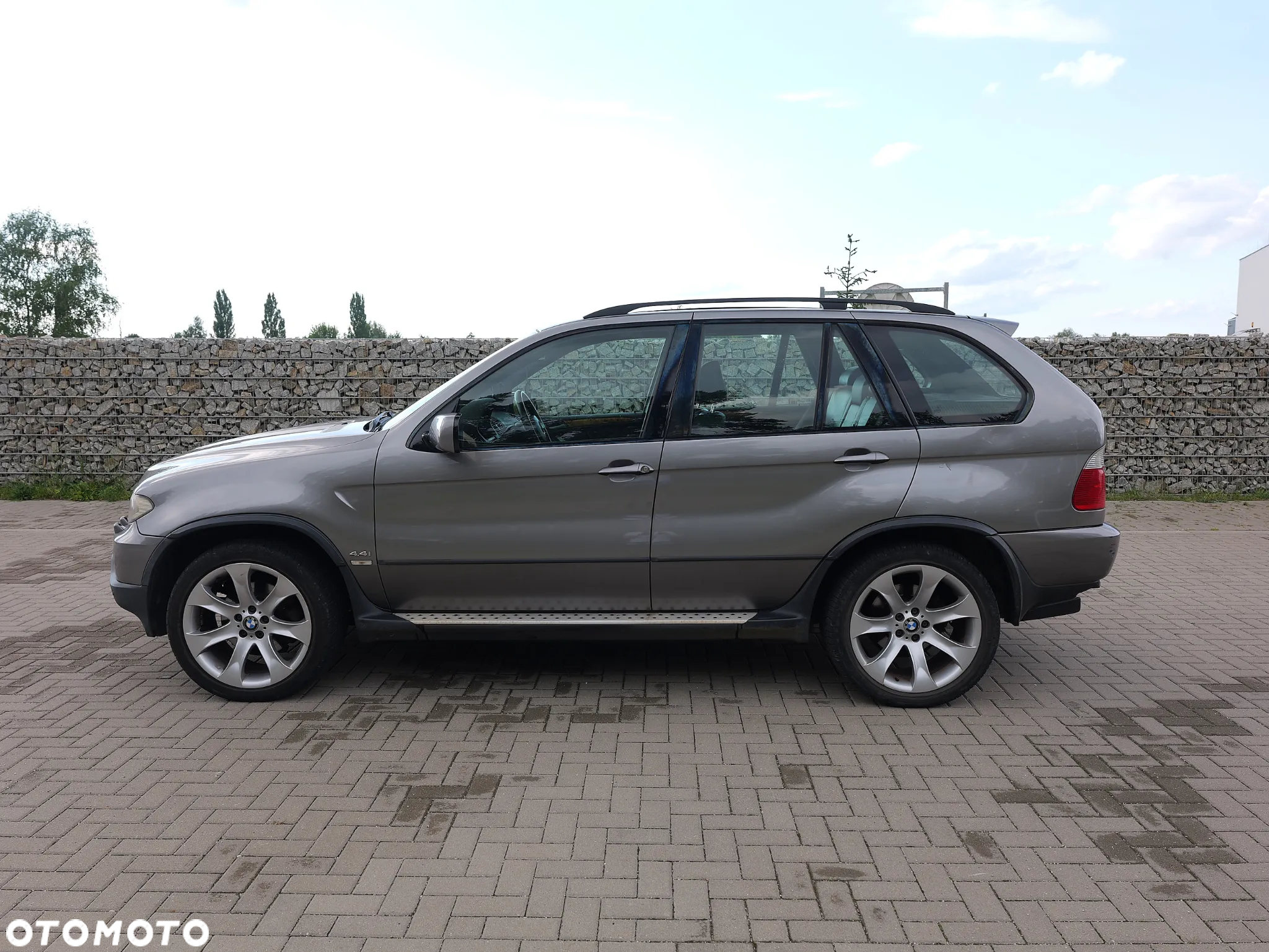 BMW X5 4.4i - 7