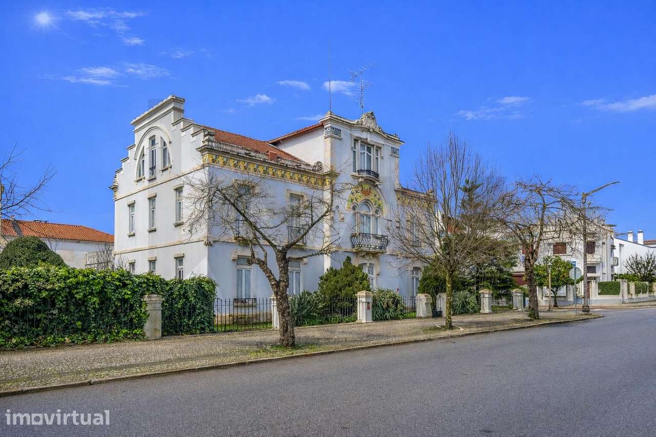 Palacete Histórico para Reabilitação em Estremoz - Grande imagem: 3/41