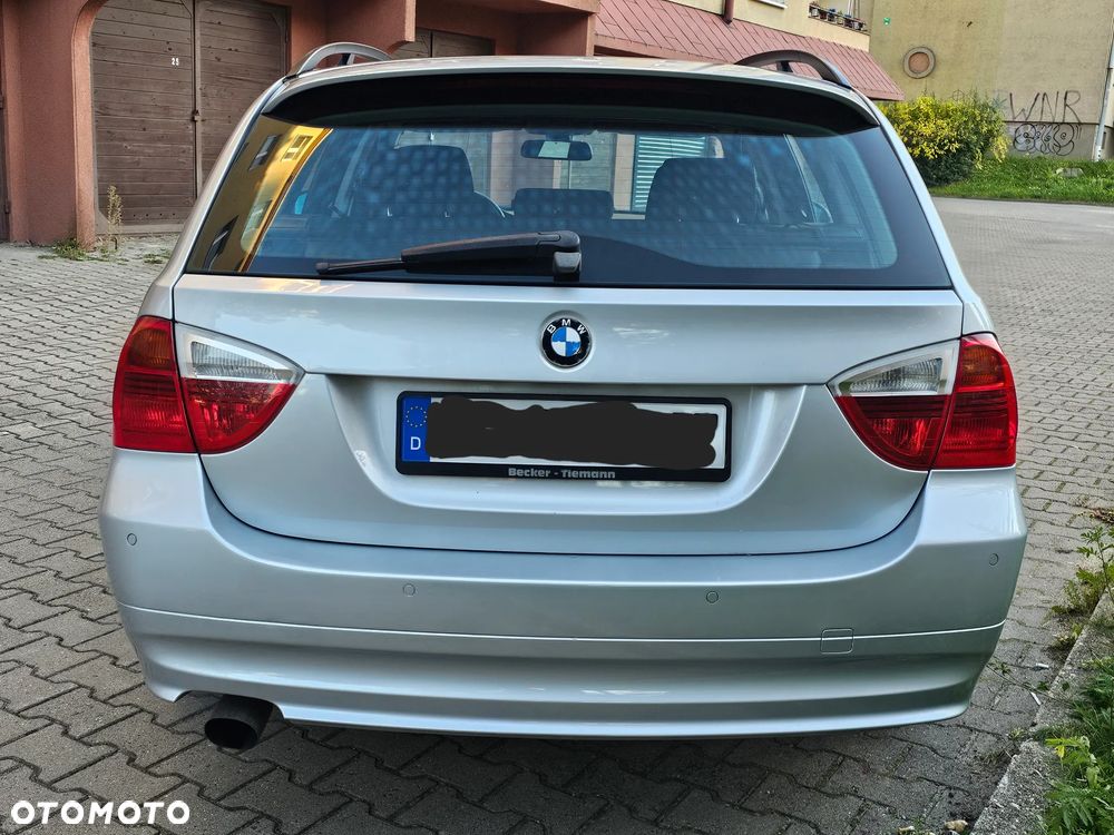BMW Seria 3 318i - 6