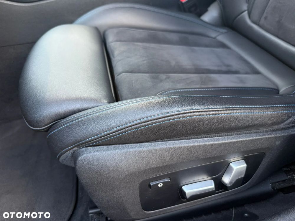 BMW Seria 3 330e PHEV M Sport sport - 11