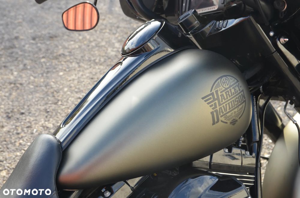 Harley-Davidson Touring Street Glide - 23