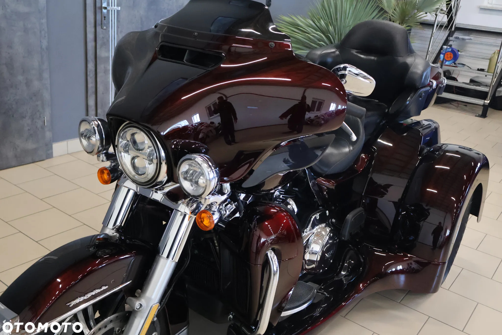 Harley-Davidson FLHS Electra Glide - 16