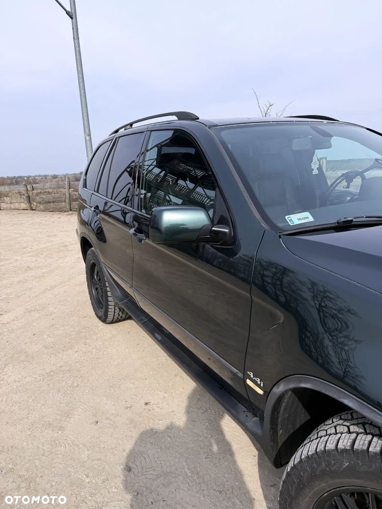 BMW X5 4.4i - 6
