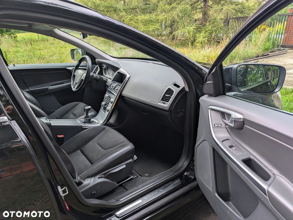 Volvo XC 60 D4 Momentum - 12