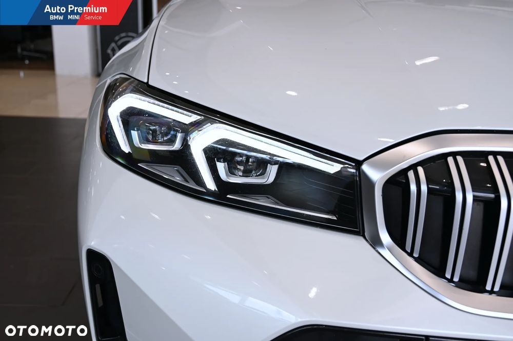 BMW Seria 3 320d xDrive mHEV - 23