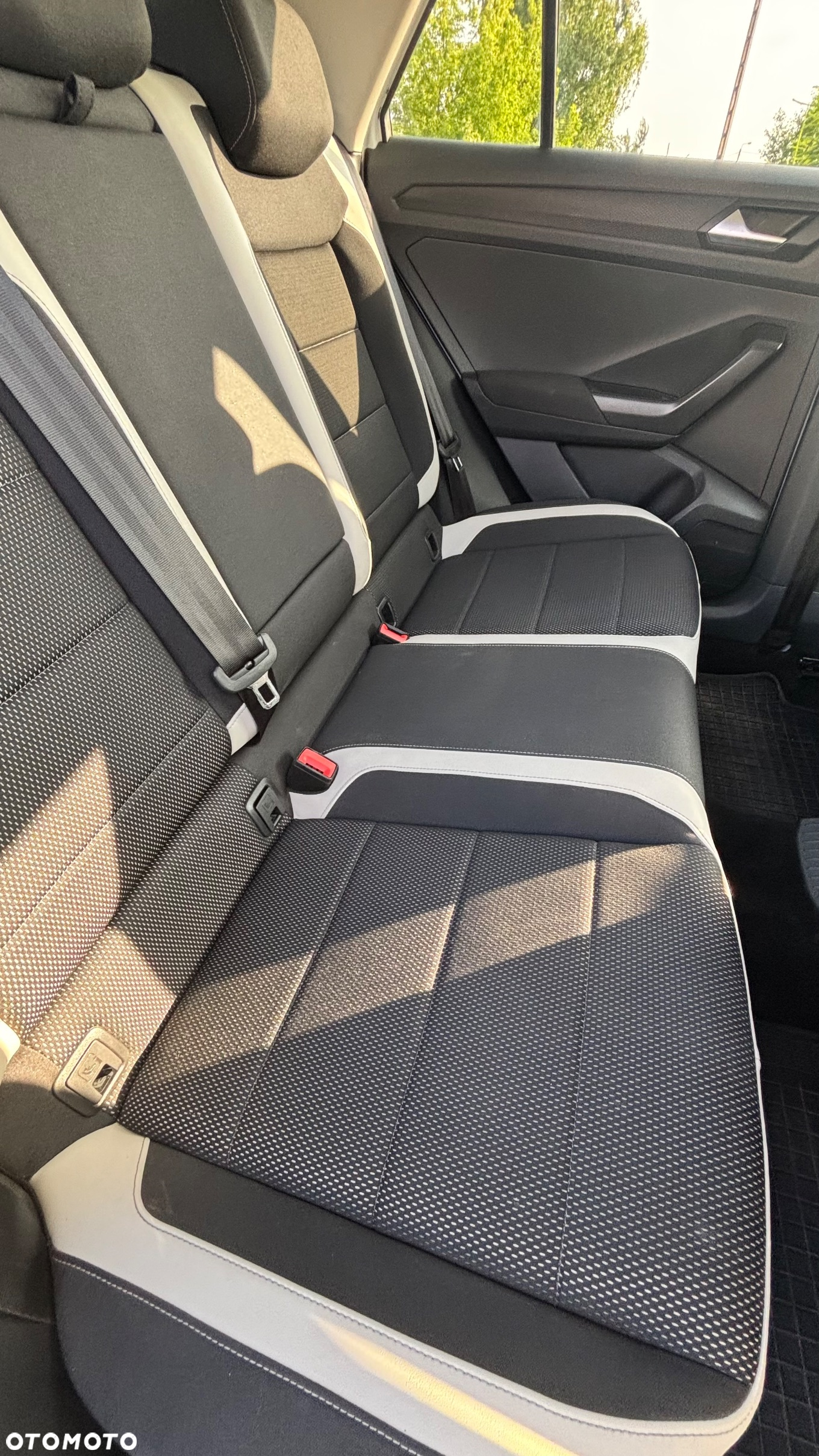 Volkswagen T-Roc 2.0 TDI SCR 4MOTION DSG ACTIVE - 31