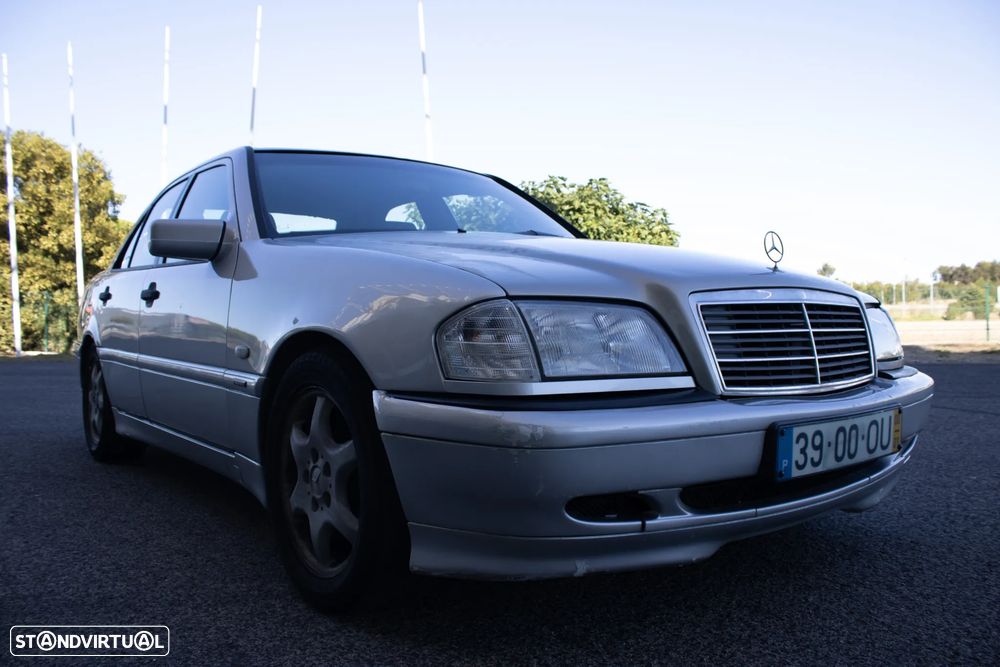 Mercedes-Benz C 180 - 3