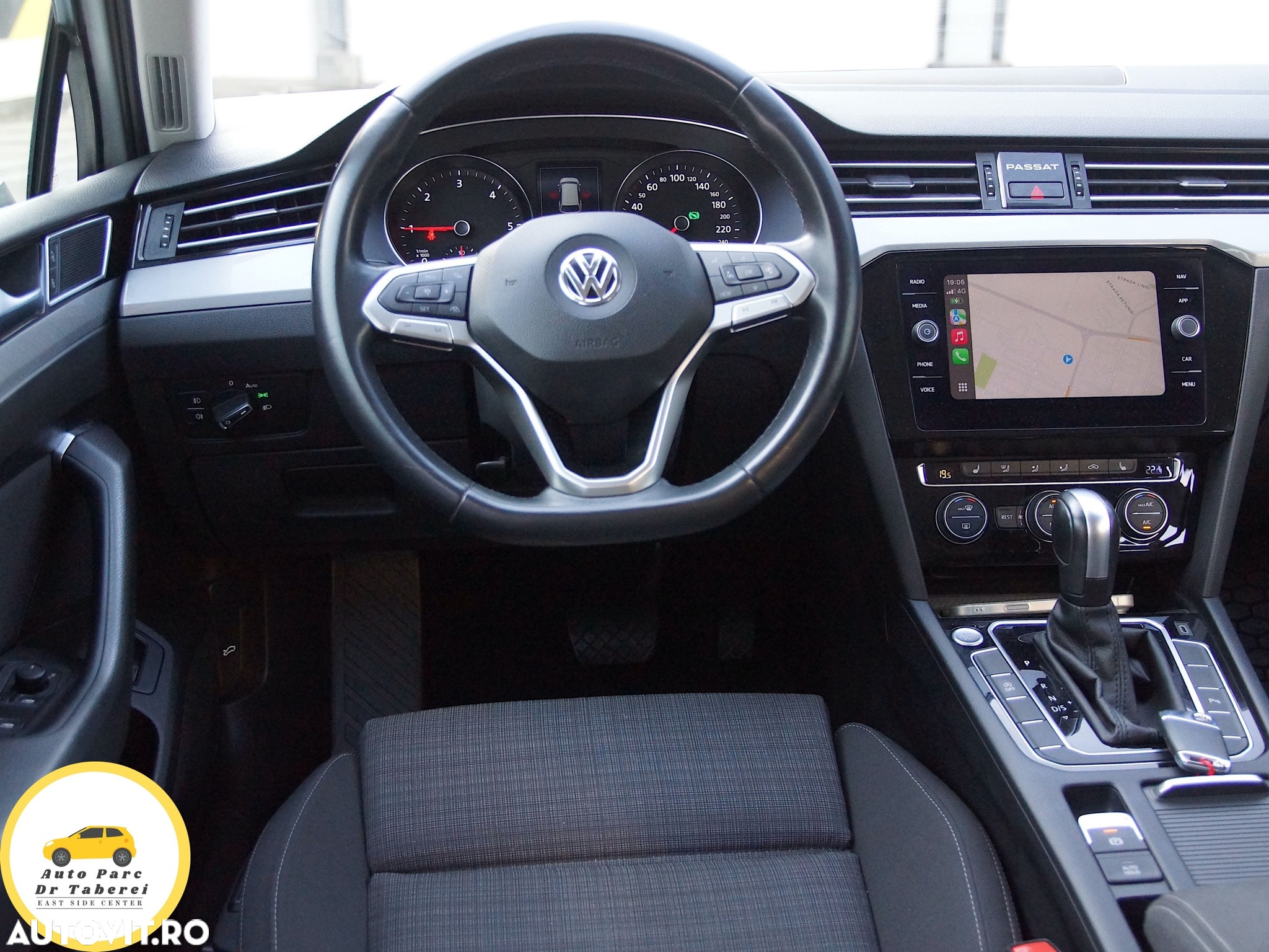 Volkswagen Passat Variant 2.0 TDI SCR DSG BlueMotion Comfortline - 30