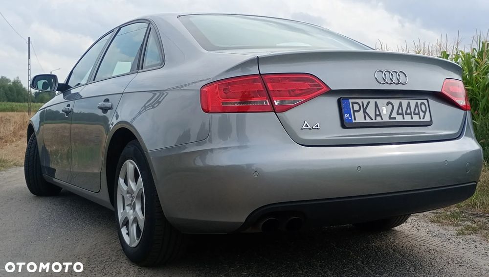 Audi A4 Limousine - 11
