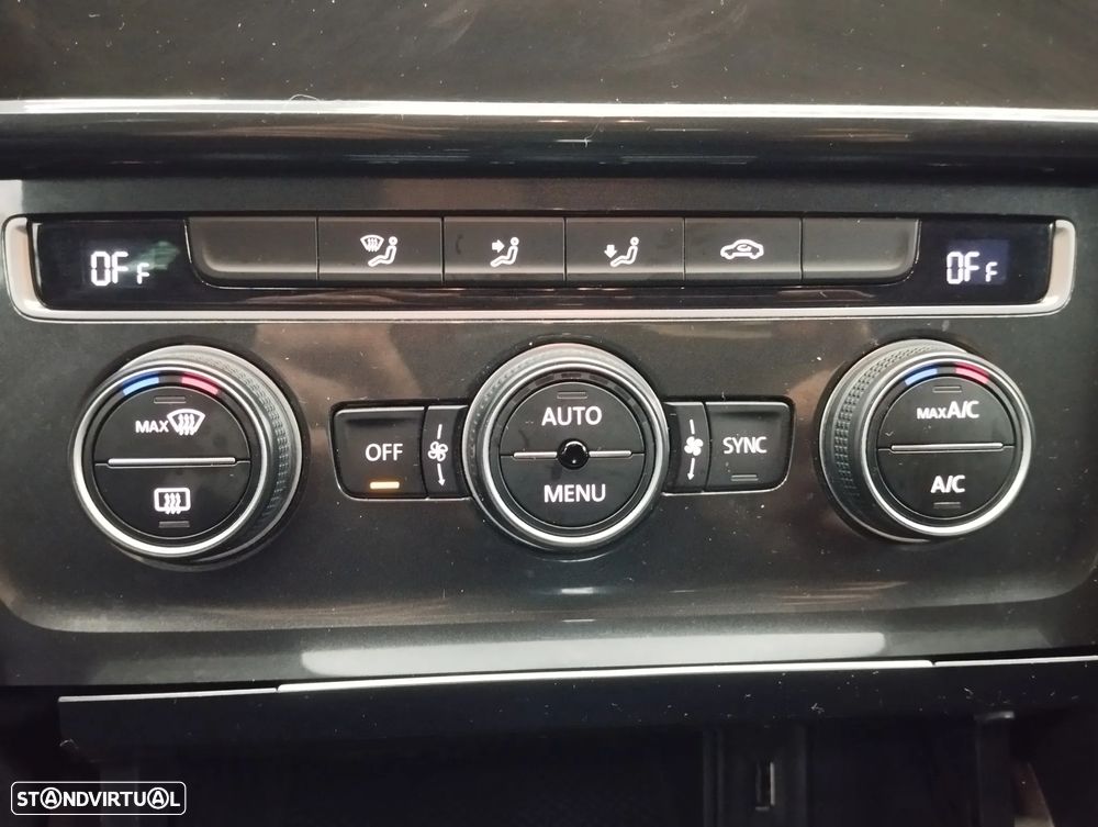 VW Golf Variant 2.0 TDi R-Line DSG - 28