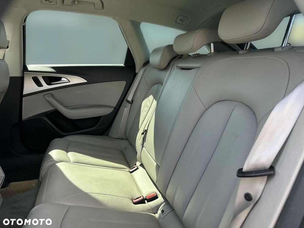 Audi A6 Avant - 16