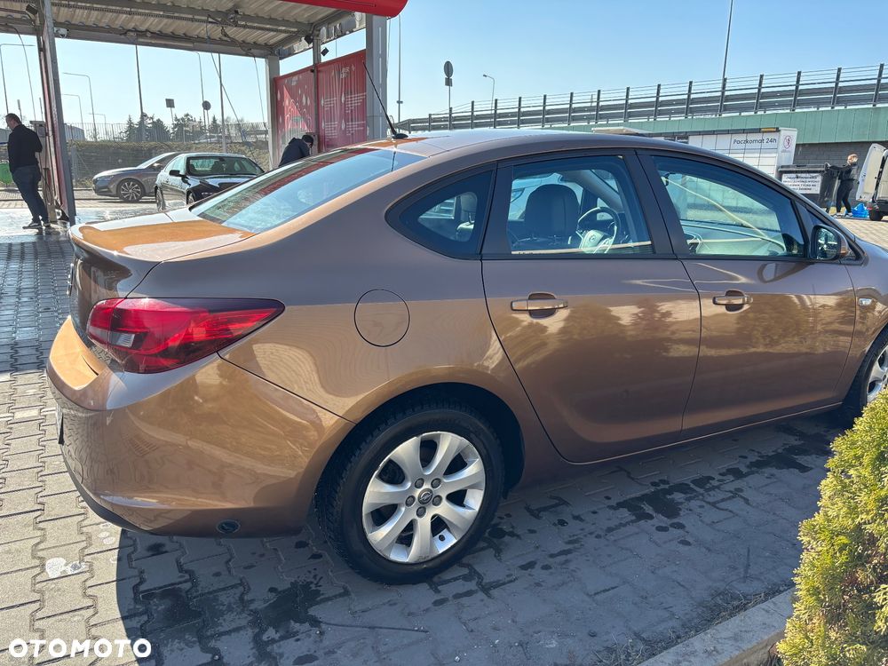 Opel Astra 1.6 EU6 - 3