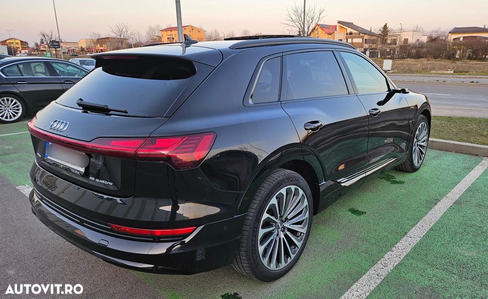 Audi e-tron quattro S - 8
