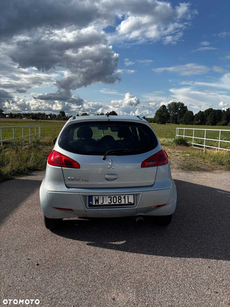 Mitsubishi Colt - 4