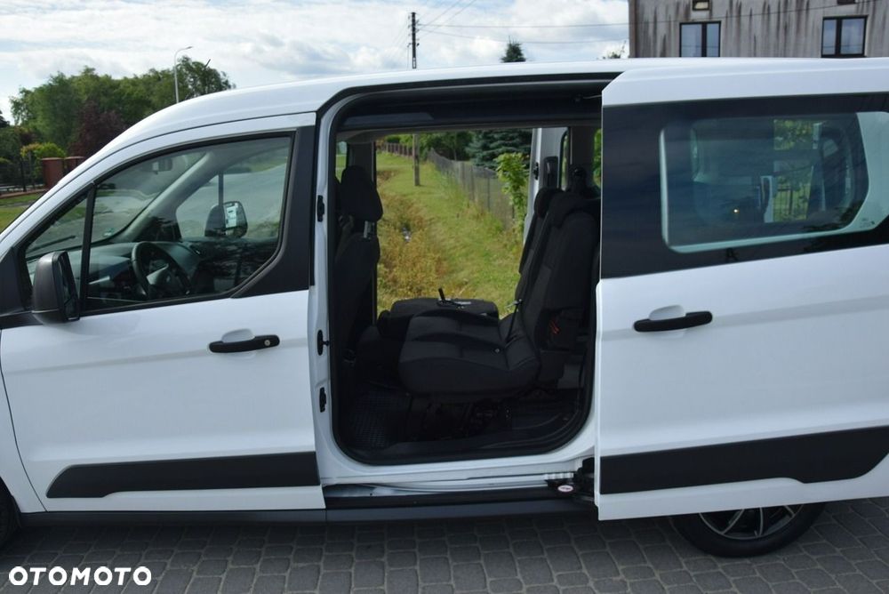 Ford Tourneo Connect Grand - 29