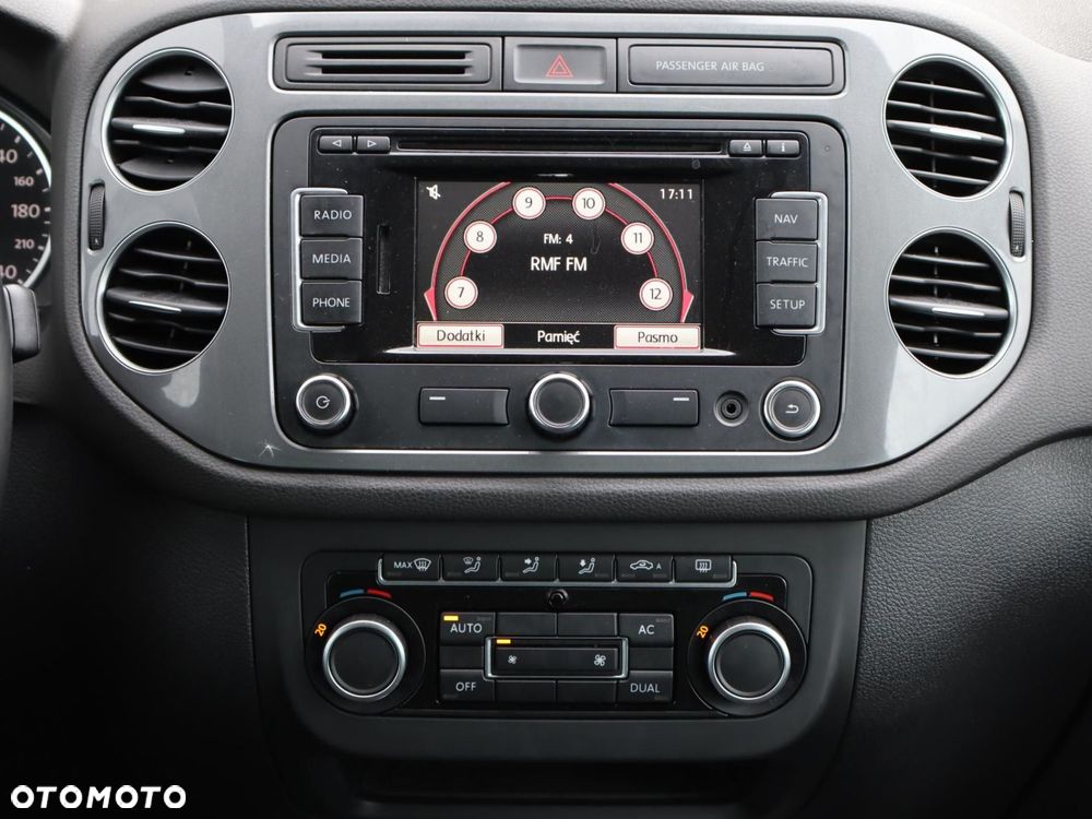 Volkswagen Tiguan - 12