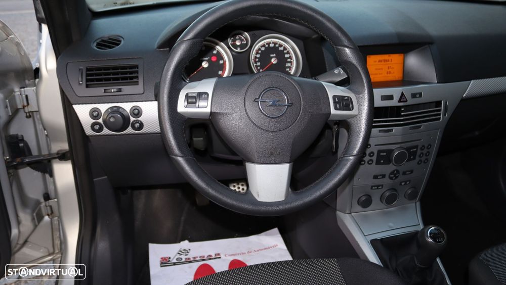 Opel Astra GTC 1.3 CDTi - 22