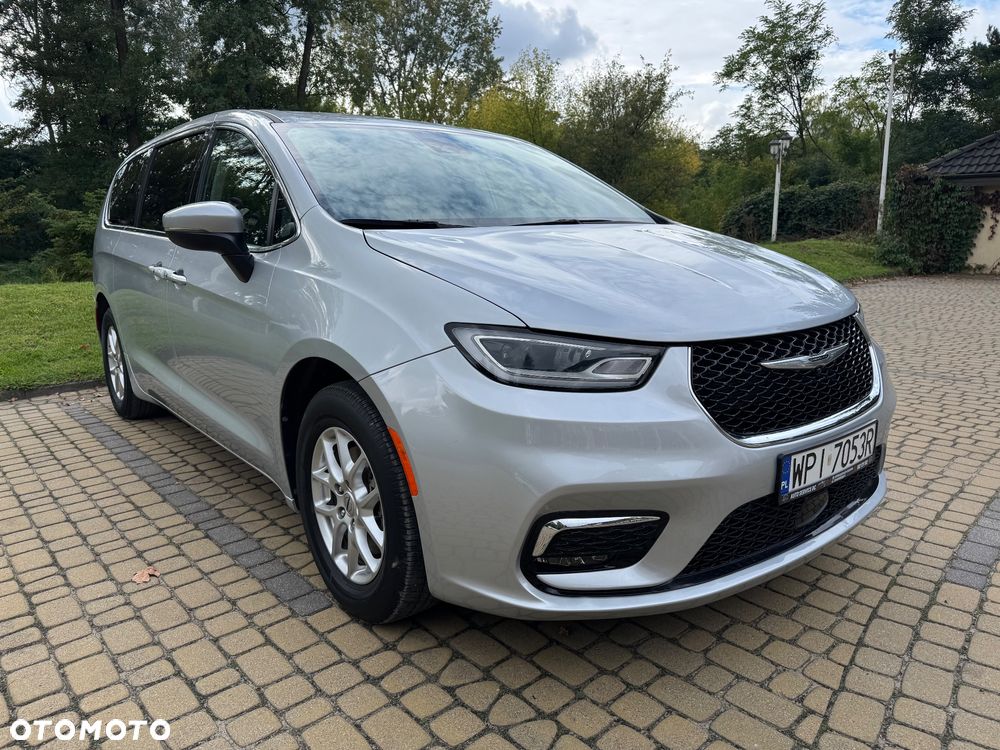 Chrysler Pacifica - 1