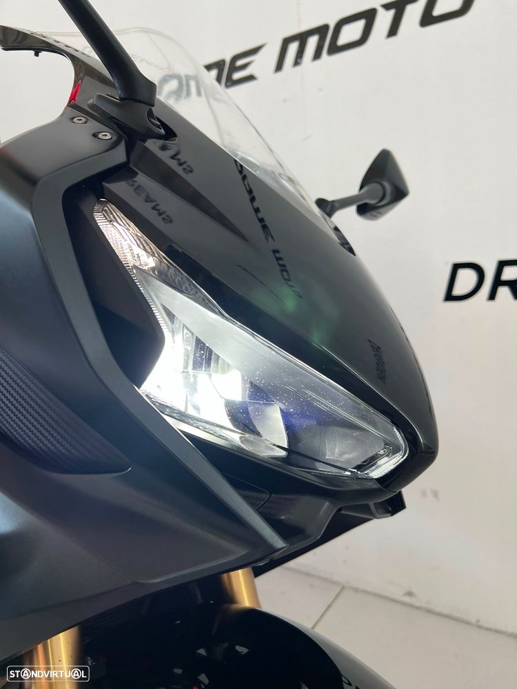 Honda CBR 650R - 5