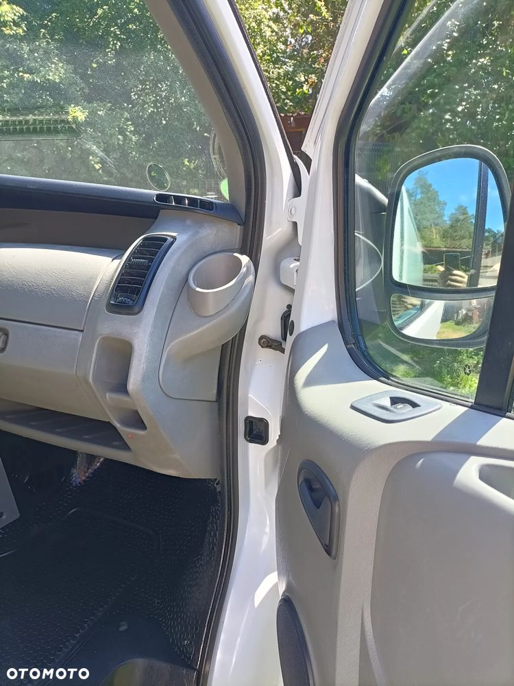 Opel Vivaro - 10