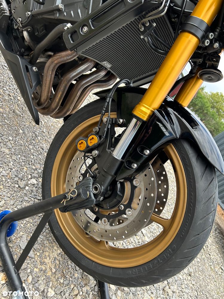 Yamaha FZ8 - 8