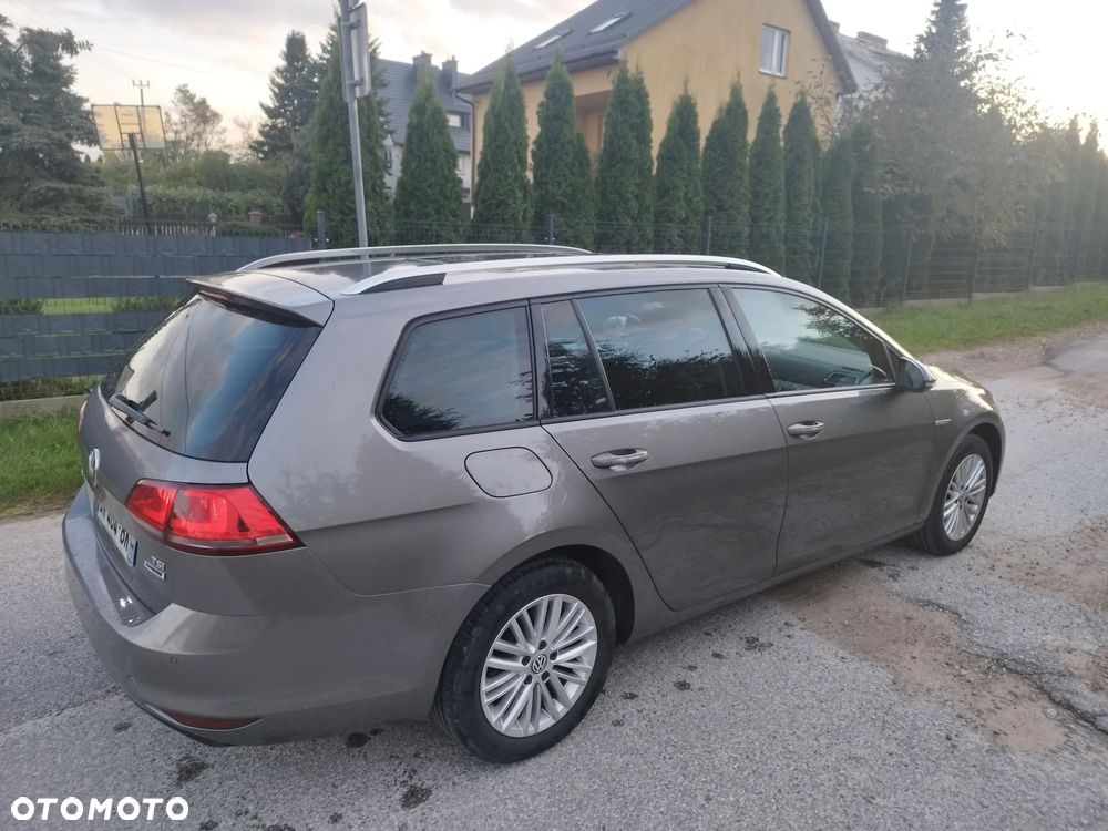Volkswagen Golf - 6