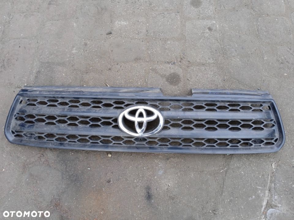 ATRAPA TOYOTA RAV-4 00-06 - 1