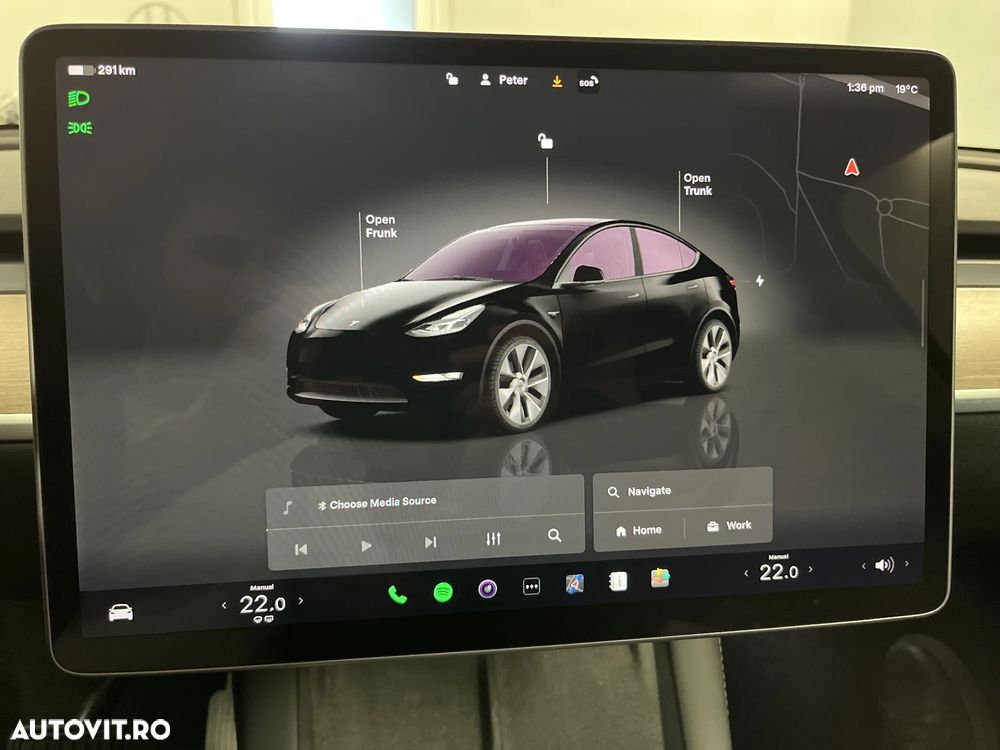 Tesla Model Y - 12