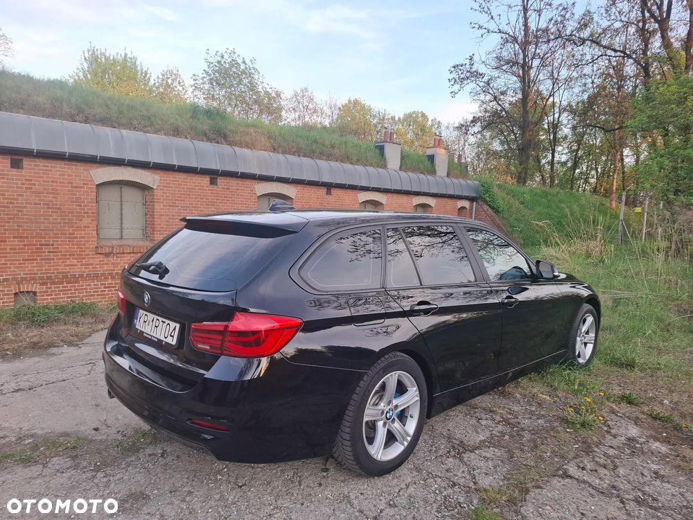 BMW Seria 3 318i - 3