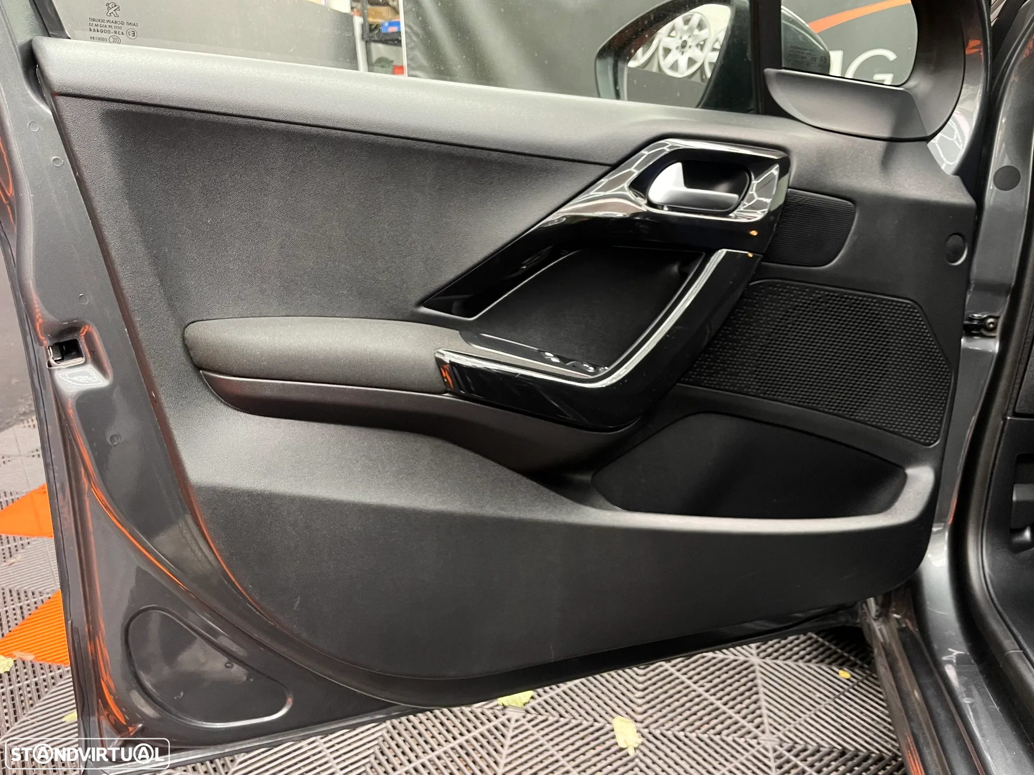 Peugeot 208 1.2 PureTech Style - 9