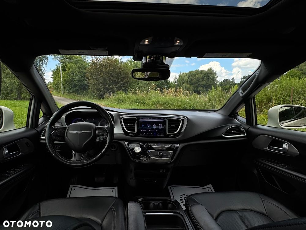 Chrysler Pacifica - 34