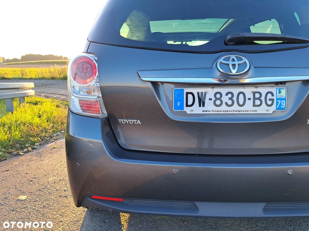 Toyota Verso 1.6 D-4D Prestige - 32