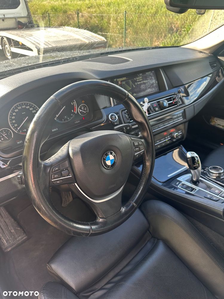 BMW Seria 5 520d xDrive - 13