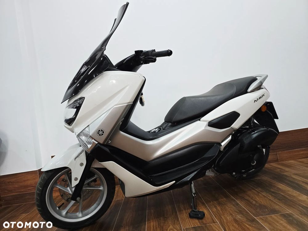 Yamaha NMAX - 18