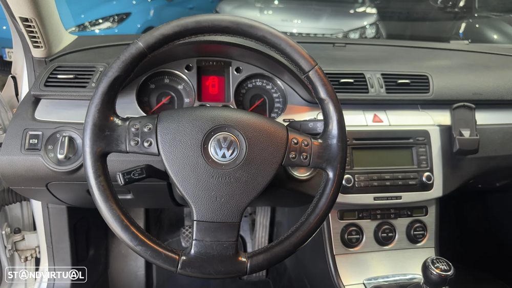 VW Passat Variant 2.0 TDI Highline - 16