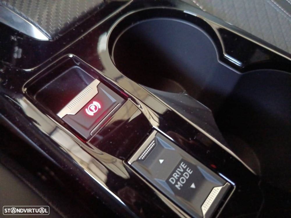 Peugeot 2008 1.2 Hybrid Allure e-DCS6 - 19