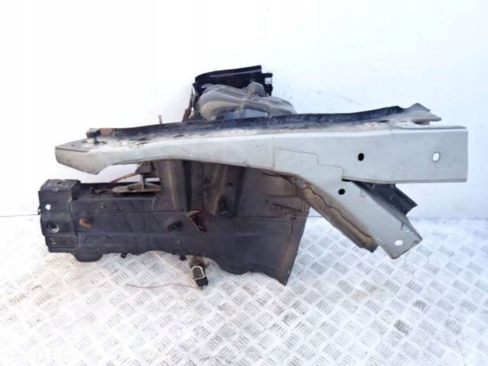 podłużnica lewa fartuch mercedes w207 - 1
