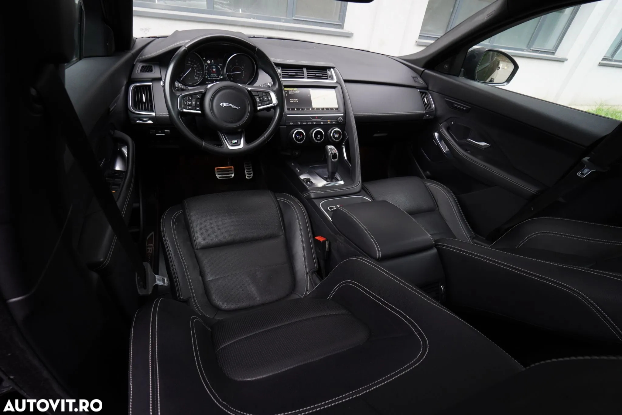 Jaguar E-Pace D180 AWD Aut. R-Dynamic - 11