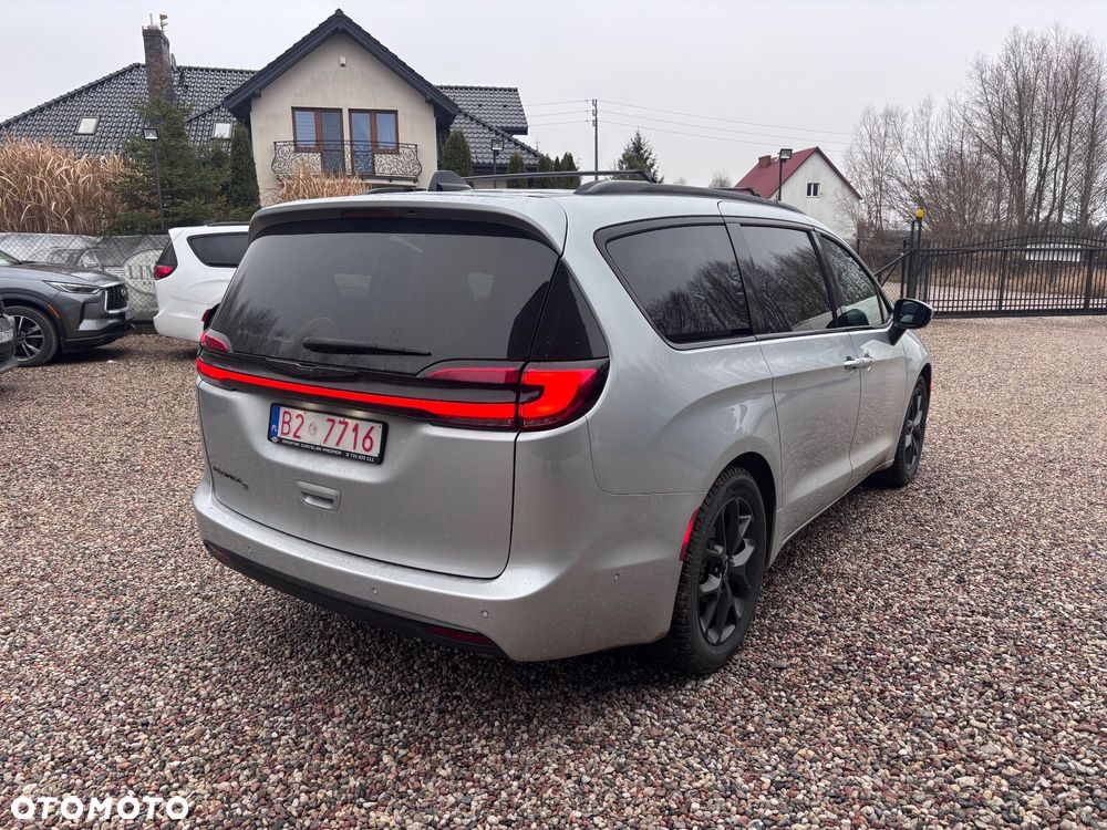 Chrysler Pacifica - 6