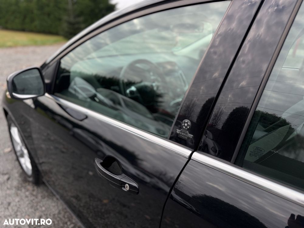 Ford Focus 1.6 TDCi DPF Champions Edition - 19