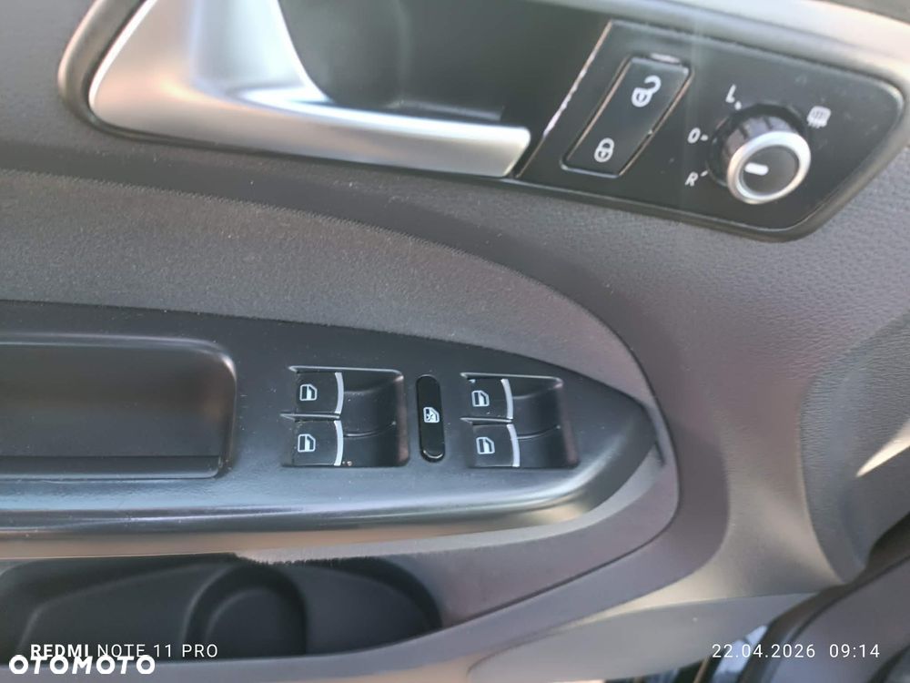 Volkswagen Touran - 18