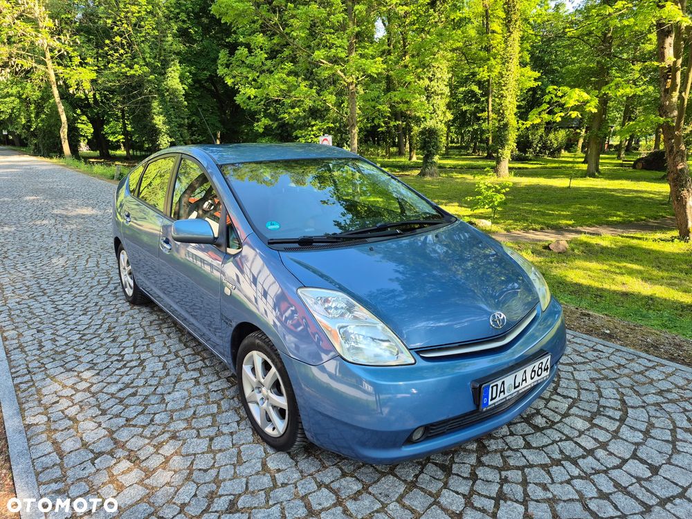 Toyota Prius 1.5 VVT-i Prestige - 1