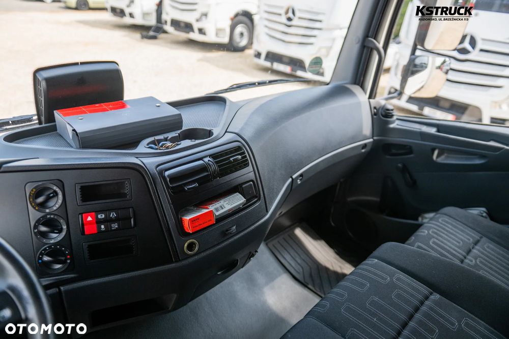 Mercedes-Benz Atego 818 L Kontener 7,25 - 22