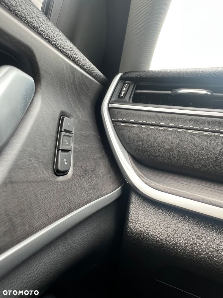 Jeep Grand Cherokee - 19