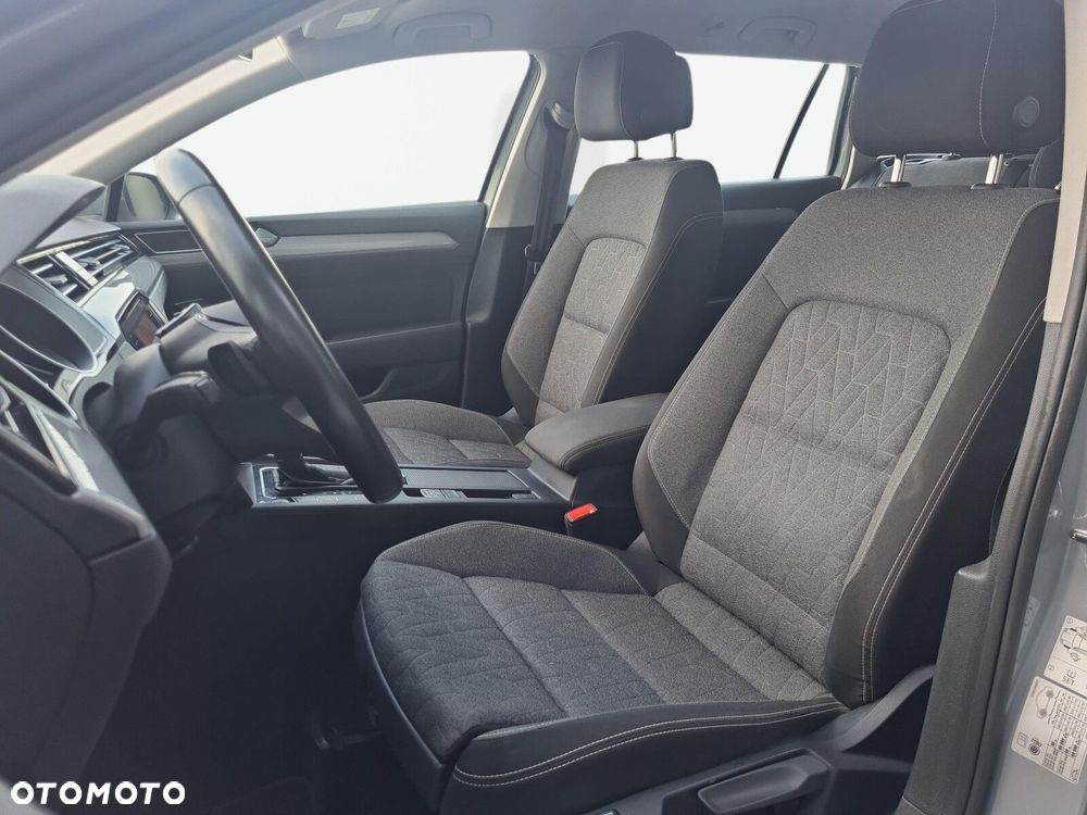 Volkswagen Passat - 10