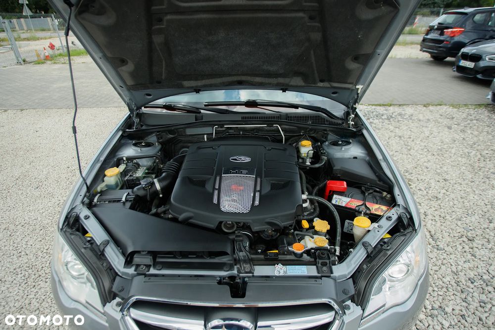 Subaru Legacy Kombi 3.0R Automatik - 24